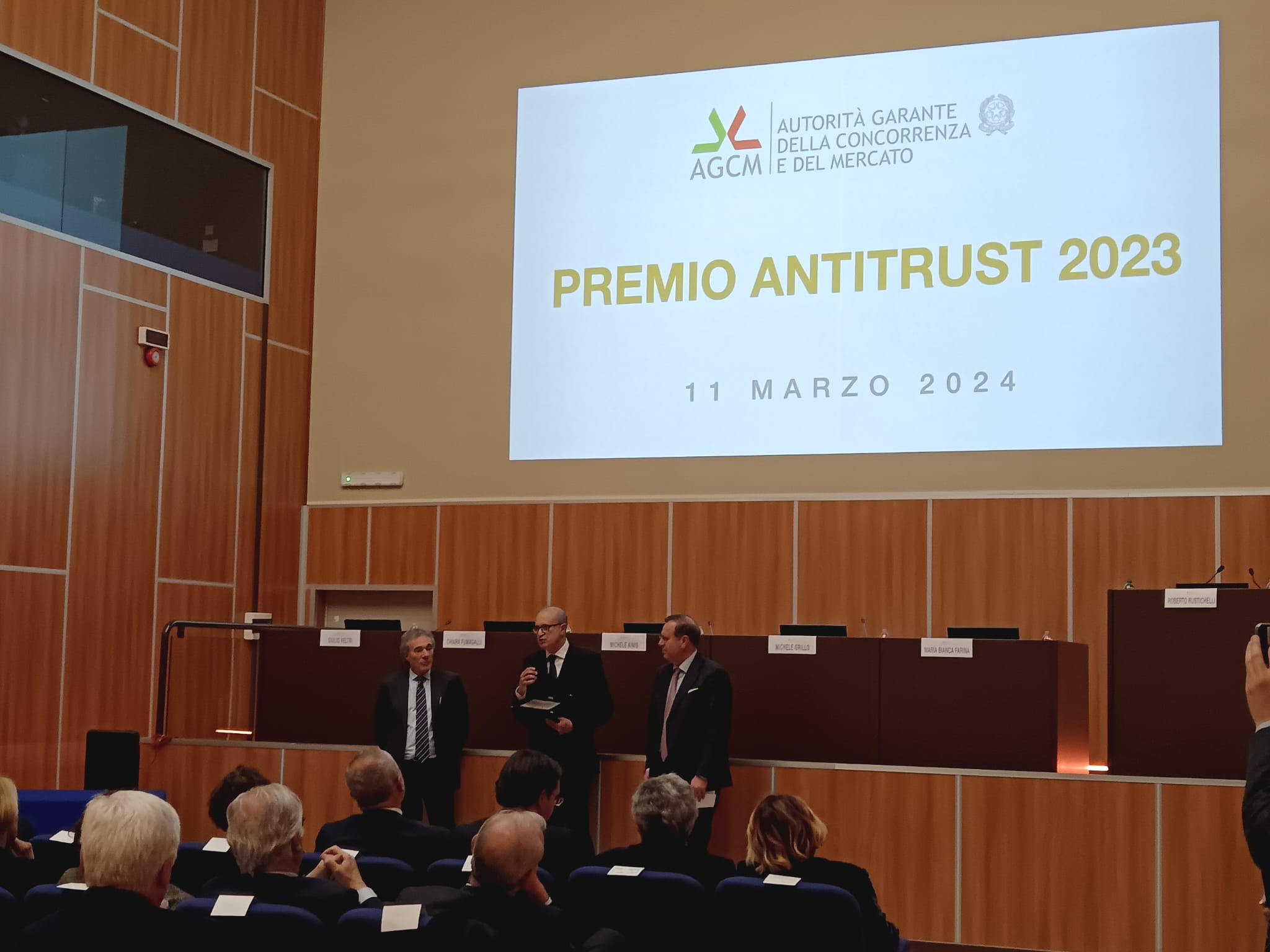 Il Premio Antitrust 2023 al progetto Acquisti sicuri on line di Casa del Consumatore